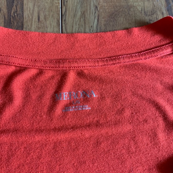 Two Basic tee’s - Picture 4 of 4